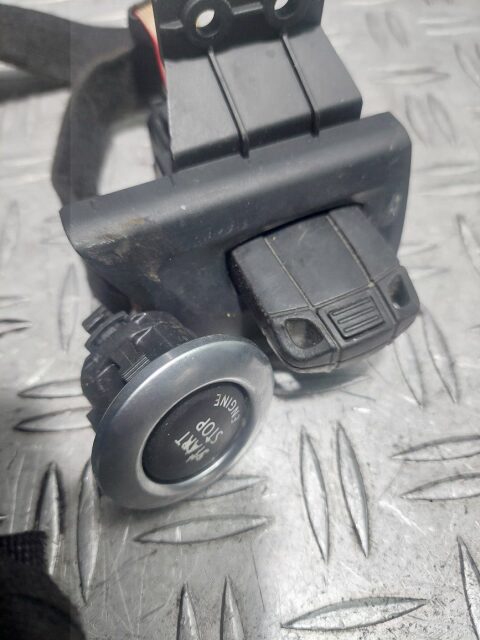 20260203_174128.jpg Modul CAS3 cu cititor cheie contact BMW Seria 1 E81 cod 9395657-02