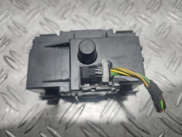 Bloc lumini cu functie auto si proiectoare BMW Seria 3 E90 cod 9169406-05
