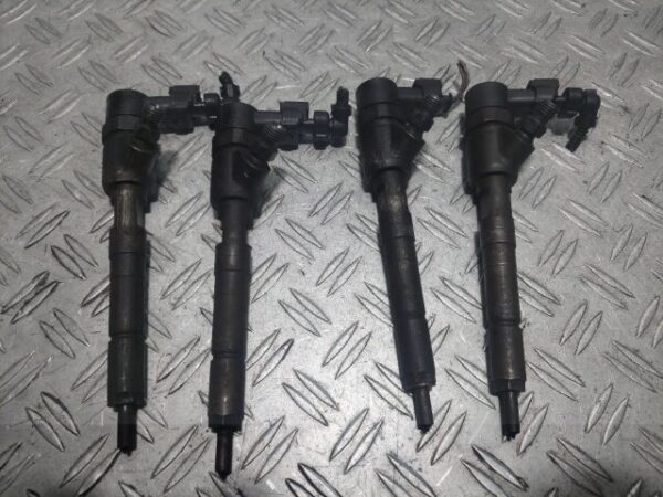 Injector Fiat Doblo 1.3 Multijet 84 cai cod motor 223A9000 cod 0445110183