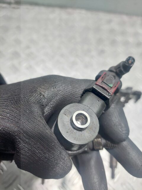 Injector Fiat Doblo 1.3 Multijet 84 cai cod motor 223A9000 cod 0445110183