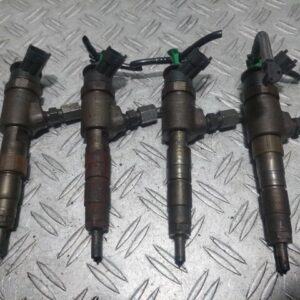 Injector Peugeot 207 1.4 HDI 50kw cod motor 8HR 1 cod 0445110339