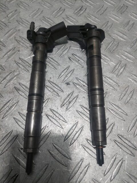 Injector VW Passat 2.0Tdi 140Cp cod motor CBAB cod 03L130855X