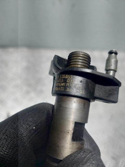 Injector VW Passat 2.0Tdi 140Cp cod motor CBAB cod 03L130855X