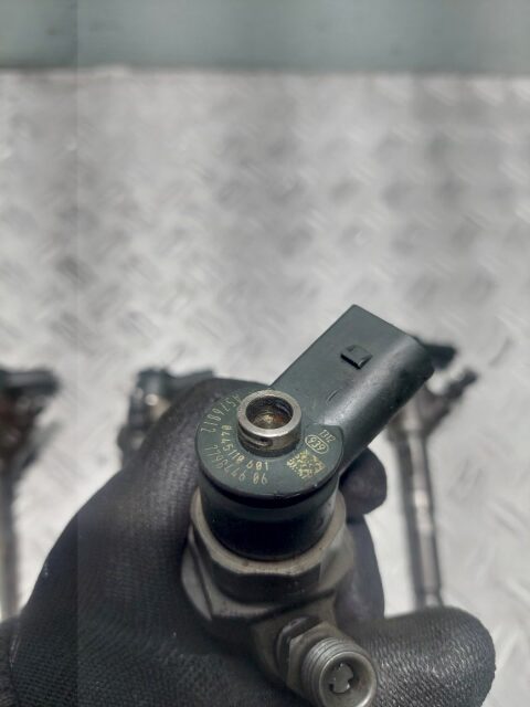 Injector BMW X1 E84 2.0d cod motor  N47D20C cod 0445110601
