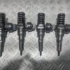 Injector Volkswagen Passat B6 1.9 TDI cod motor BLS cod 038130073BL