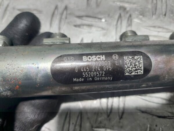 Rampa injectie cu senzor Opel Vectra C 1.9 CDTi cod motor Z19DT cod 55209572