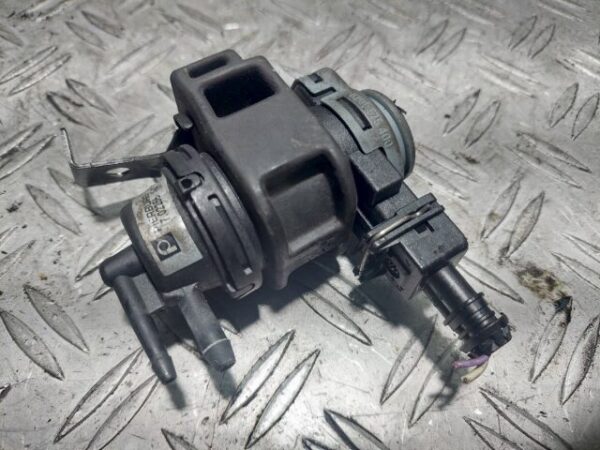 Electrovalva vacuum Renault Grand Scenic 2.0 DCI Euro 4 cod motor M9R700 cod 8200575400