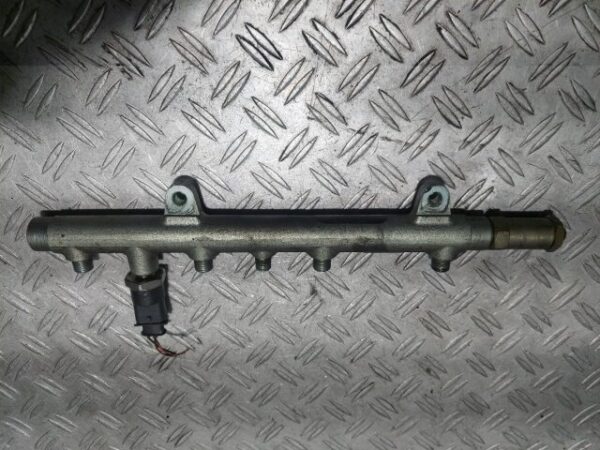20260204_180735.jpg Rampa injectie Mitsubishi Carisma 1.9 DI-D cod motor F9Q759 cod 0445214024