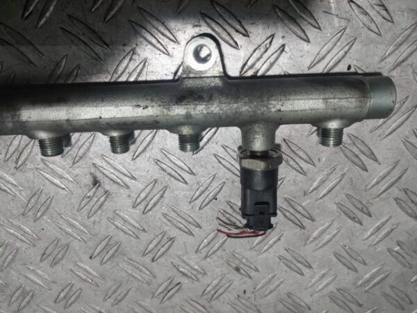 20260204_180741.jpg Rampa injectie Mitsubishi Carisma 1.9 DI-D cod motor F9Q759 cod 0445214024