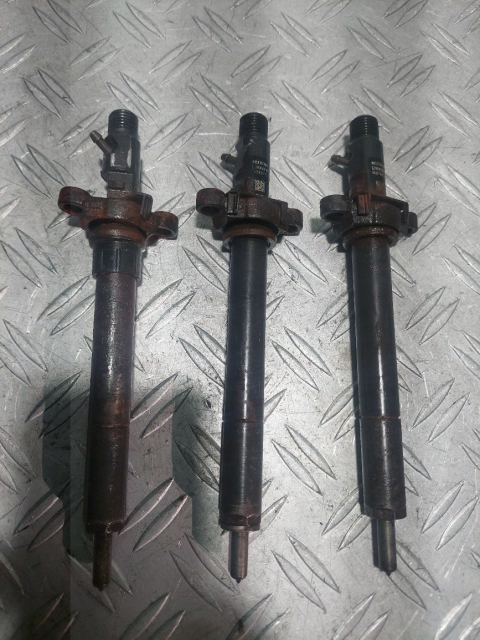 Injector Peugeot 407 2.0 HDi 136 cp cod motor RHR cod 9656389980