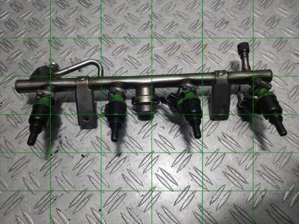 Rampa cu injectoare Mercedes C Class W203 Coupe Sport 1.8 i cod motor 271946 cod 2710780549