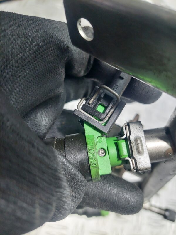 Rampa cu injectoare Mercedes C Class W203 Coupe Sport 1.8 i cod motor 271946 cod 2710780549