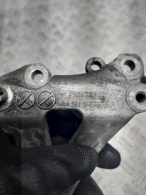 Suport accesorii Peugeot RCZ 1.6 THP 200cp cod motor 5F03 cod v758078180
