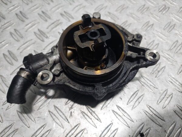 Pompa vacuum BMW X3 e83 4x4 2.0d cod motor M47D20 cod 72817607