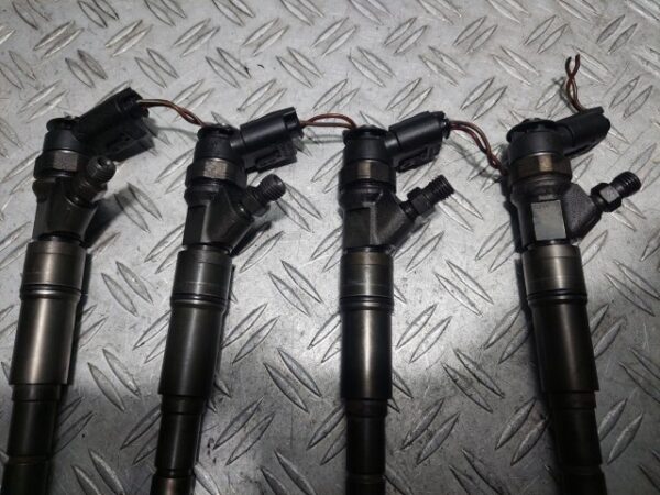 Injector BMW X3 e83 4x4 2.0d cod motor M47D20 cod 0445110216