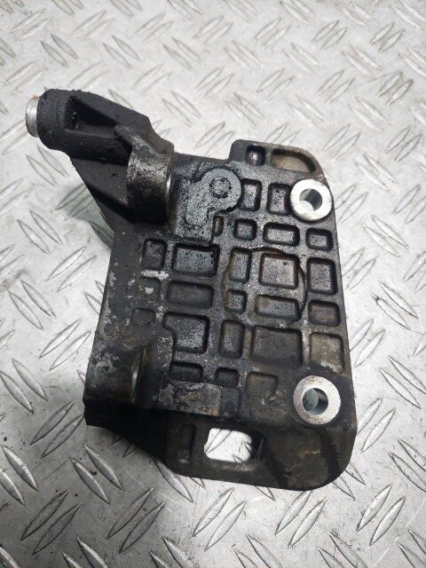Suport alternator Audi Q7 3.0 TDI cod motor CJM cod 059903143AJ