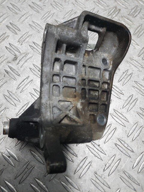 Suport alternator Audi Q7 3.0 TDI cod motor CJM cod 059903143AJ