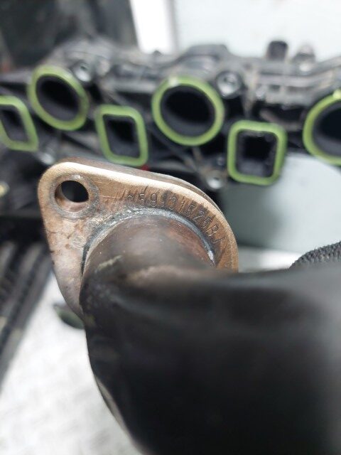 Conducta racitor gaze Audi Q7 3.0 TDI cod motor CJM cod 059131525BJ
