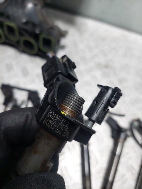 Injector Audi Q7 3.0 TDI cod motor CJM cod 059130277CD