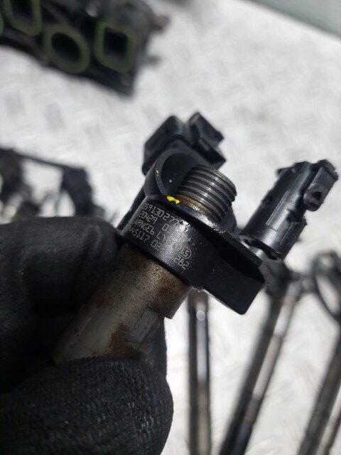 Injector Audi Q7 3.0 TDI cod motor CJM cod 059130277CD