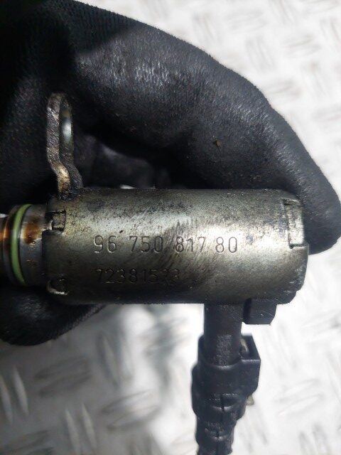 20260218_183421 Electrovalva presiune ulei Peugeot 308 1.2 THP cod motor HN01 cod 9675081780