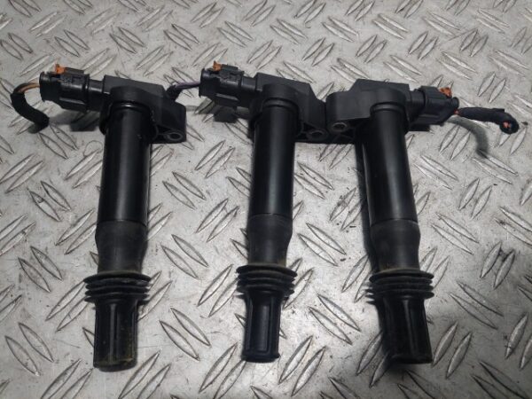 Bobina inductie Peugeot 308 1.2 THP cod motor HN01 cod 9675390980 Bobina inductie Peugeot 308 1.2 THP cod motor HN01 cod 9675390980
