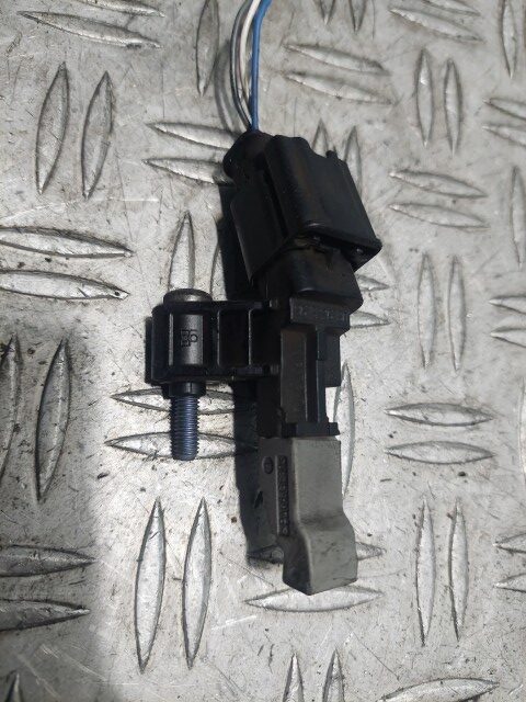 Senzor impulsuri arbore Peugeot 308 1.2 THP cod motor HN01 cod 9675226780 Senzor impulsuri arbore Peugeot 308 1.2 THP cod motor HN01 cod 9675226780