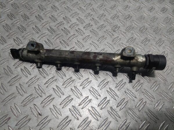 Rampa injectie cu regulator Hyundai Tucson 2.0 CRDI Euro 4 cod motor D4EA cod 0281002507 Rampa injectie cu regulator Hyundai Tucson 2.0 CRDI Euro 4 cod motor D4EA cod 0281002507