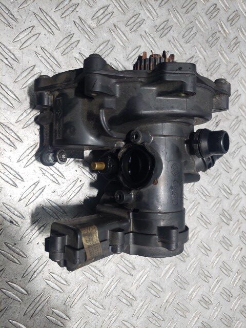 Pompa apa cu termostat VW Golf 7 2.0 TSI cod motor CHHB cod 06L121111