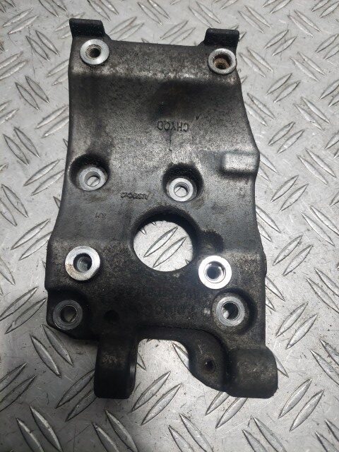 Suport compresor AC Ford Fiesta Mk 6 1.5 TDCi cod motor XUJA cod AV2Q-8D611-AB