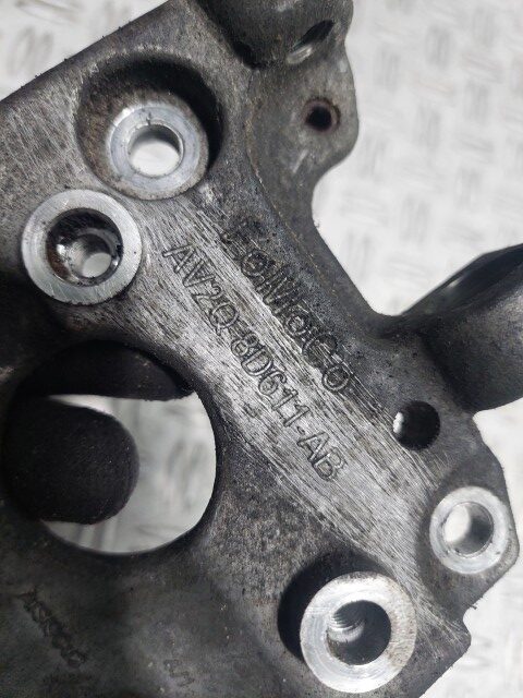 Suport compresor AC Ford Fiesta Mk 6 1.5 TDCi cod motor XUJA cod AV2Q-8D611-AB