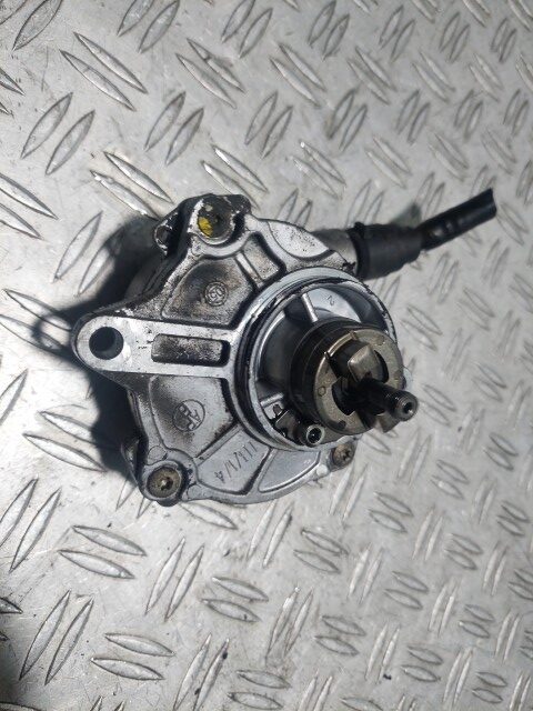 Pompa vacuum Mercedes Sprinter 2.2 CDi cod motor OM611.981 cod A6112300265