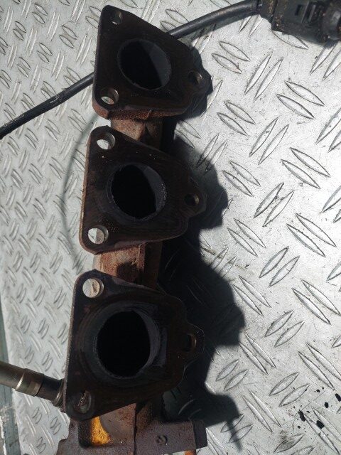 20260219_175017 Galerie evacuare stanga Audi RS4 3.2 V6 benzina 195 kW cod motor CAL cod 06E253033F