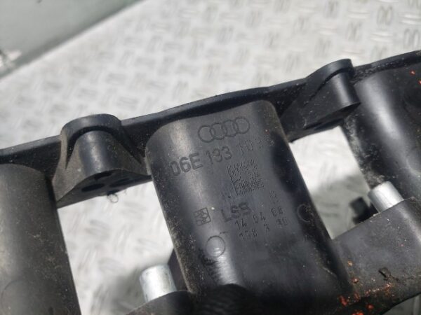 Galerie admisie stanga Audi RS4 3.2 V6 benzina 195 kW cod motor CAL cod 06E133109S