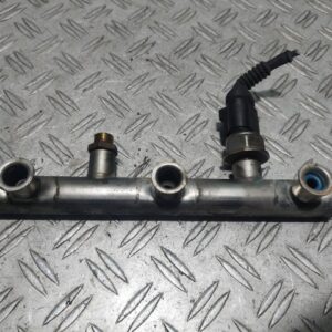 Rampa injectie Audi RS4 3.2 V6 benzina 195 kW cod motor CAL cod 06E130089D Rampa injectie Audi RS4 3.2 V6 benzina 195 kW cod motor CAL cod 06E130089D