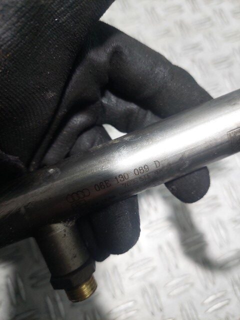 Rampa injectie Audi RS4 3.2 V6 benzina 195 kW cod motor CAL cod 06E130089D