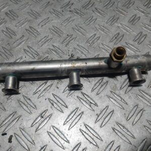Rampa injectie Audi RS4 3.2 V6 benzina 195 kW cod motor CAL cod 06E130090F Rampa injectie Audi RS4 3.2 V6 benzina 195 kW cod motor CAL cod 06E130090F