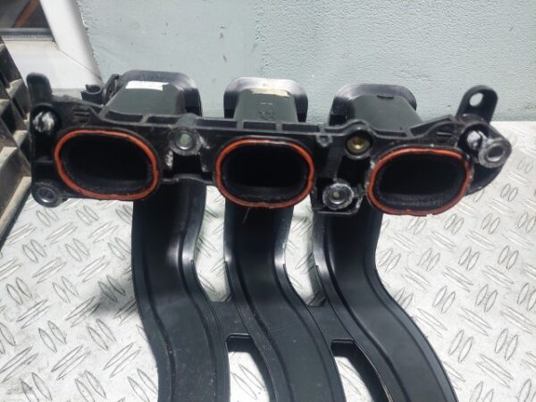 Galerie admisie Peugeot 208 1.2 VTi cod motor HMZ cod 9673063980