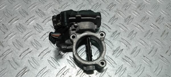 Clapeta acceleratie BMW Seria 3 E90 2.0 diesel cod motor N47D20C cod 781075202