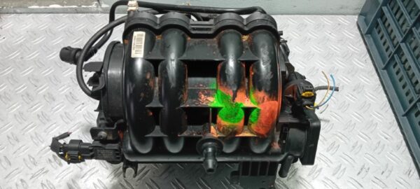 Galerie admisie Fiat Grande Punto 1.4 benzina cod motor 199A600 cod 0280611
