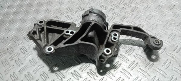 Suport alternator Citroen C4 Cactus 1.2 THP cod motor HN01 cod 9809714680