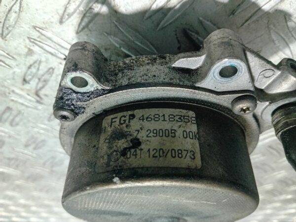 Pompa vacuum Alfa Romeo 147 1.9 JTD 150 CP cod motor 937A5000 cod 46818358