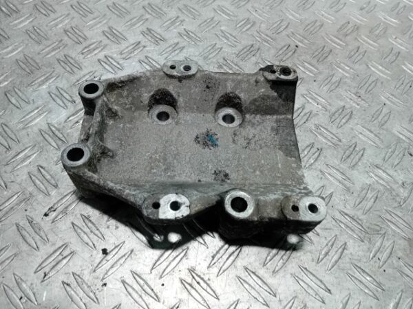 Suport compresor Alfa Romeo 147 1.9 JTD 150 CP cod motor 937A5000 cod 60630789