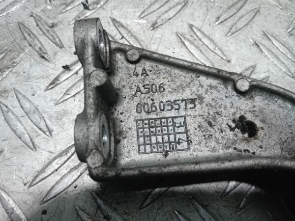 Suport alternator Alfa Romeo 147 1.9 JTD 150 CP cod motor 937A5000 cod 60603573
