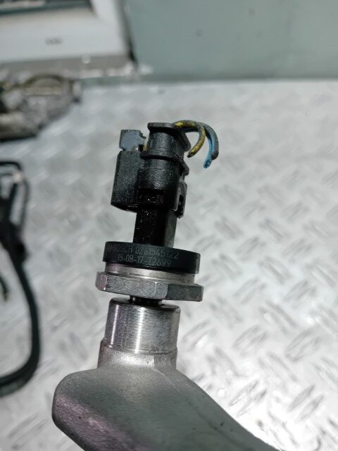 20260303_122312 Rampa injectoare Bmw Seria 1 F20 1.5 benzina cod B38A15 cod 7639975