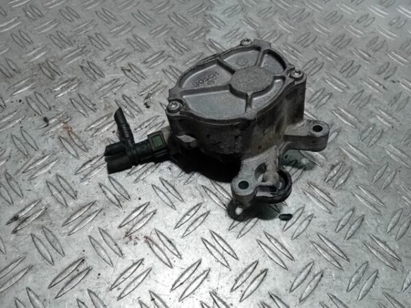 Pompa vacuum Peugeot 308 2.0 HDI 2010 cod motor RHF Pompa vacuum Peugeot 308 2.0 HDI 2010 cod motor RHF