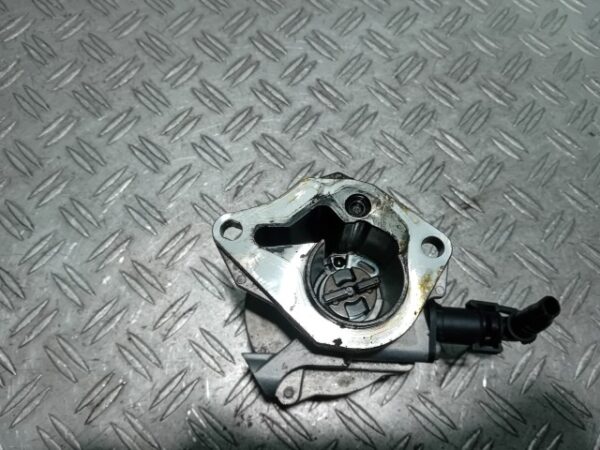 Pompa vacuum Renault Scenic 3 1.5 dCi 106 cp cod motor K9K 832 