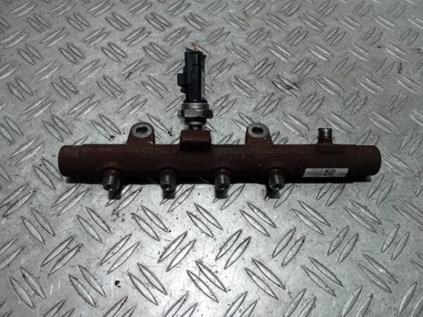 Rampa injectie Renault Scenic 3 1.5 dCi 106 cp cod motor K9K 832 cod 8200815617