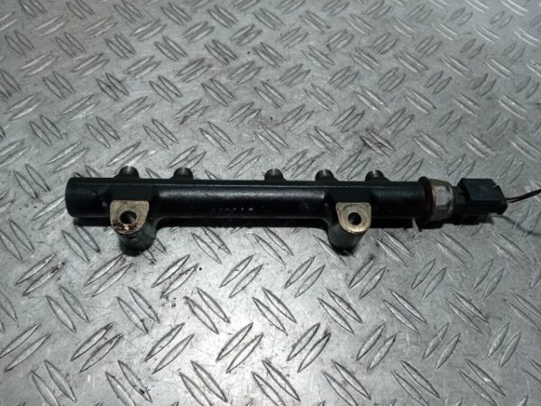 Rampa injectie cu senzor C4 Picasso 1.6 HDI Euro 5 cod motor 9HC cod 9807070880