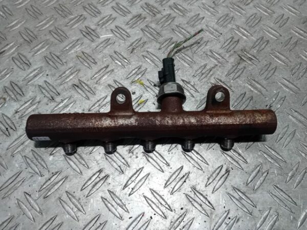 Rampa injectie Renault Fluence 1.5 dci cod motor K9K 837 cod 8200669695